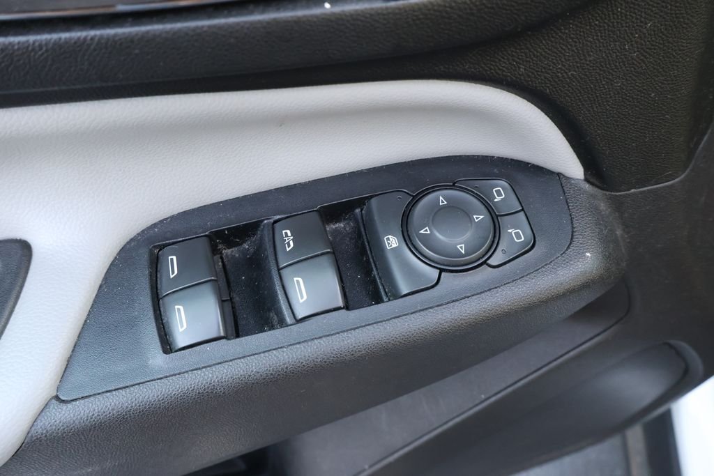 Used 2019 SUMMIT WHITE Chevrolet LS image 12