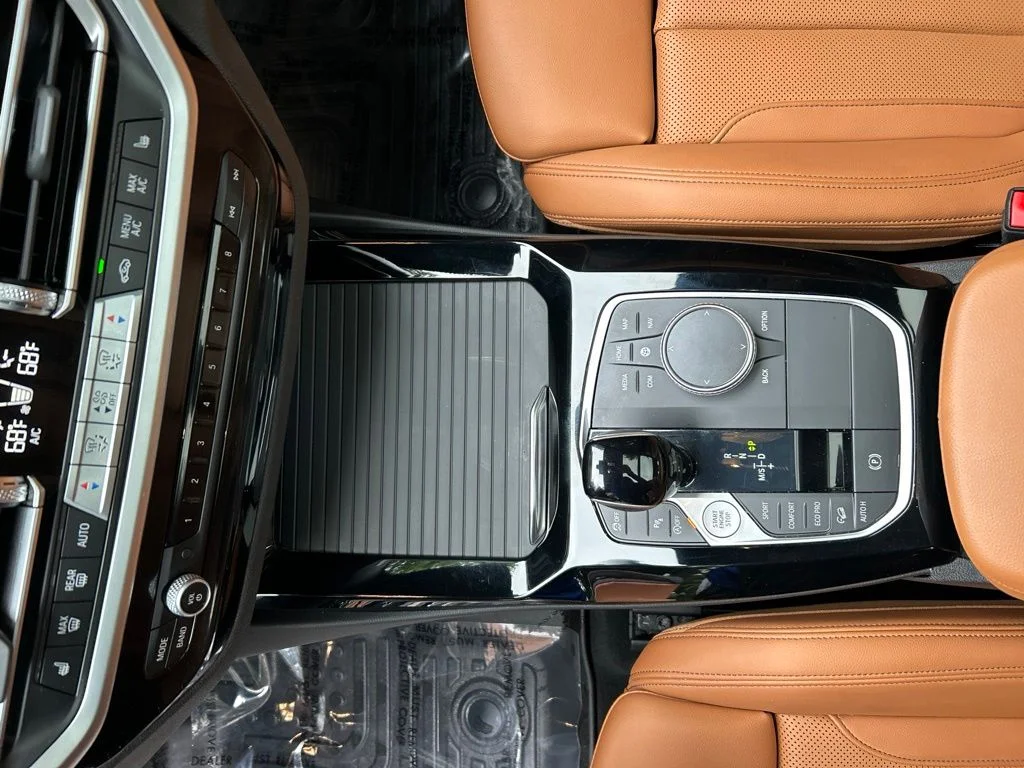 Used 2023 Gray BMW xDrive30i image 18