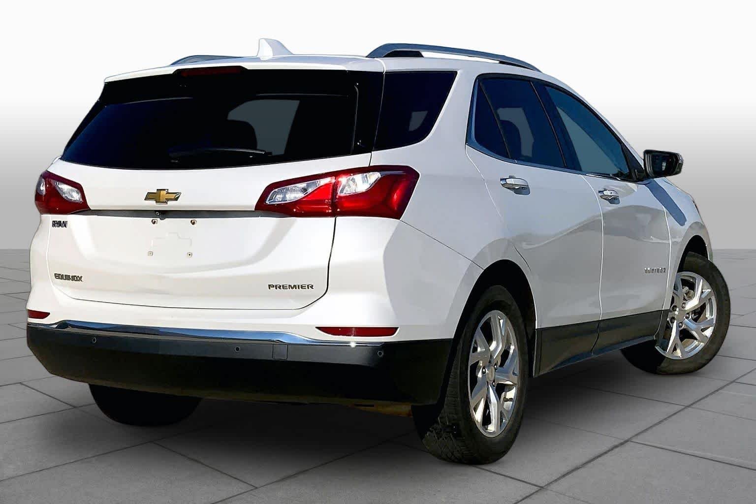 Used 2020 Iridescent Pearl Tricoat Chevrolet Premier image 13