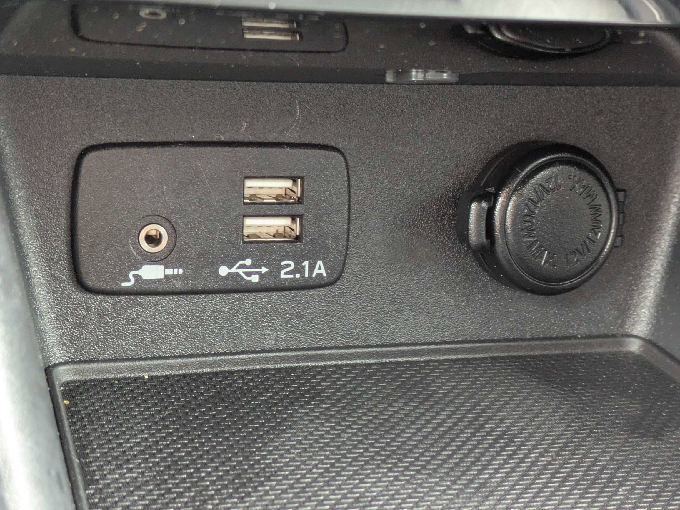 Used 2024 Crystal Black Silica Subaru Premium image 28