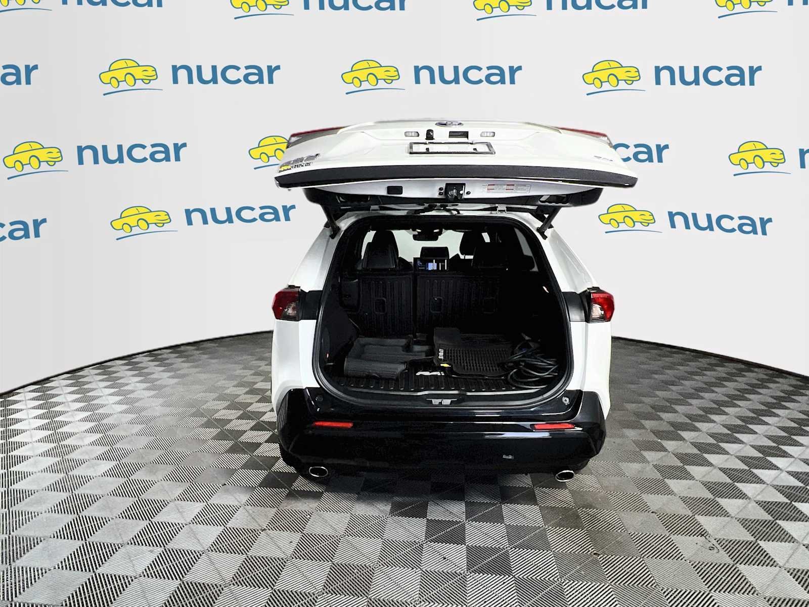 Used 2021 Blizzard Pearl w/Midnight Black Roof Toyota XSE image 27