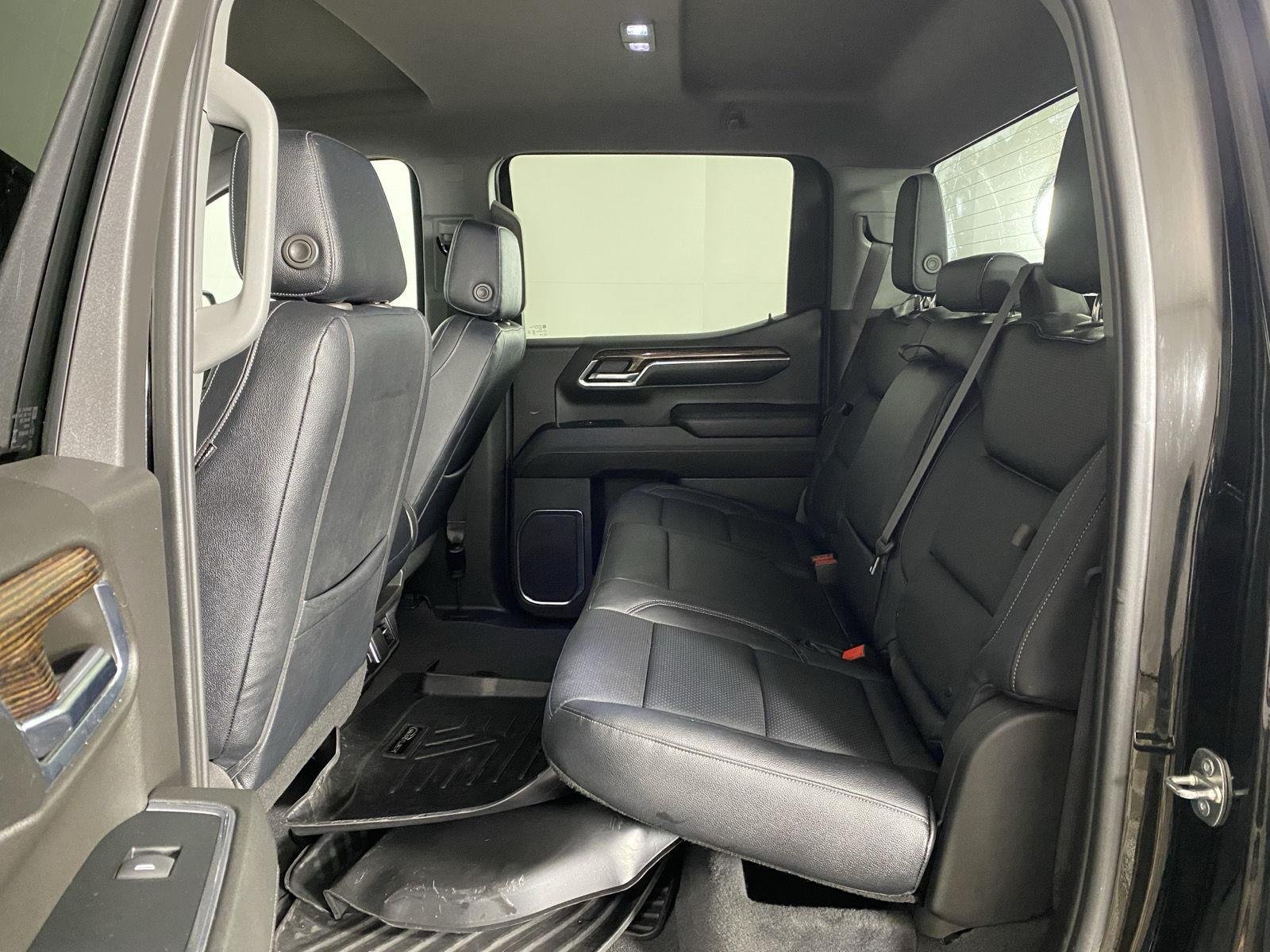 Used 2024 Onyx Black GMC Elevation image 20