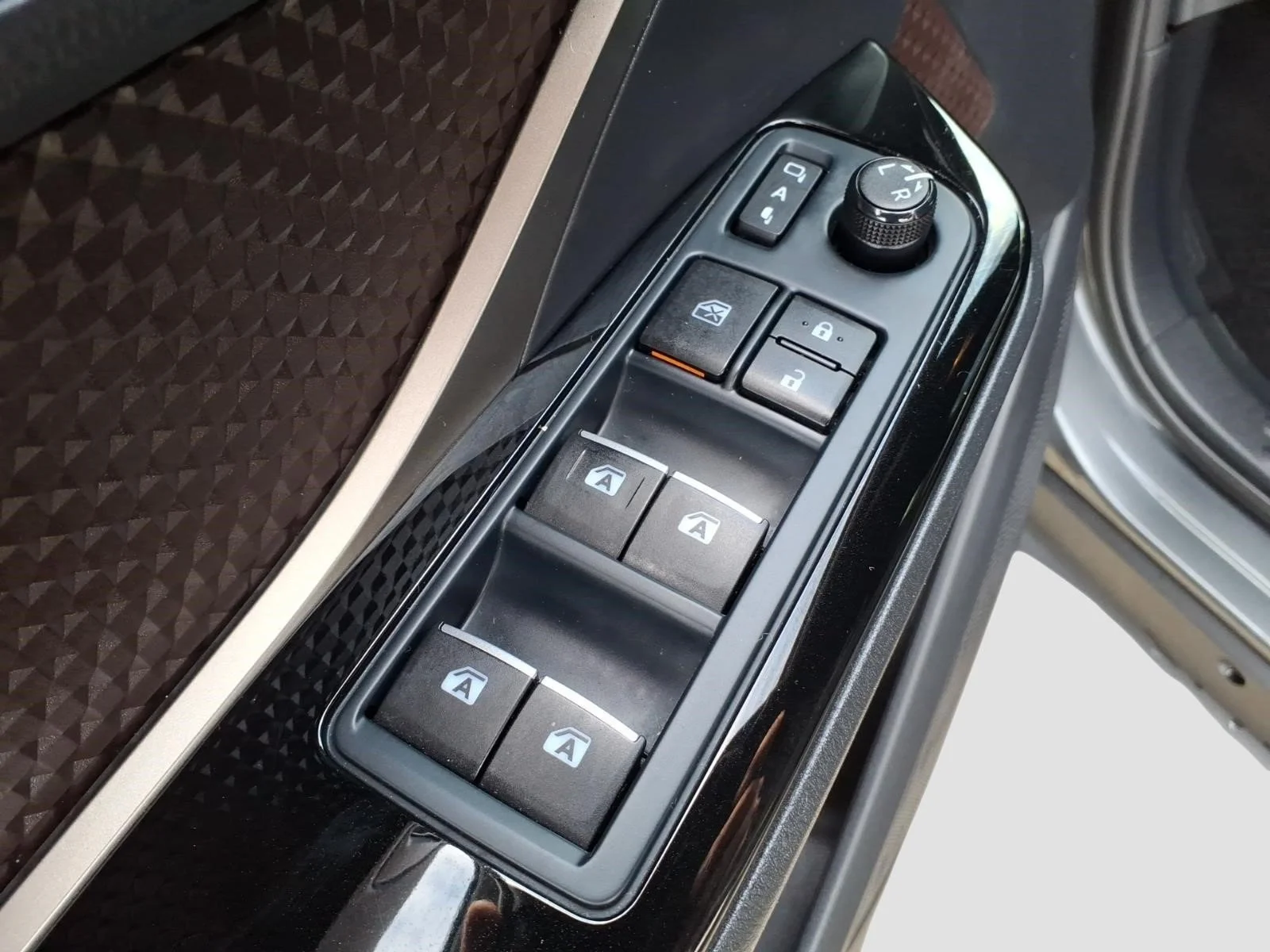 Used 2019 Magnetic Gray Metallic 1g3 Toyota Limited image 17