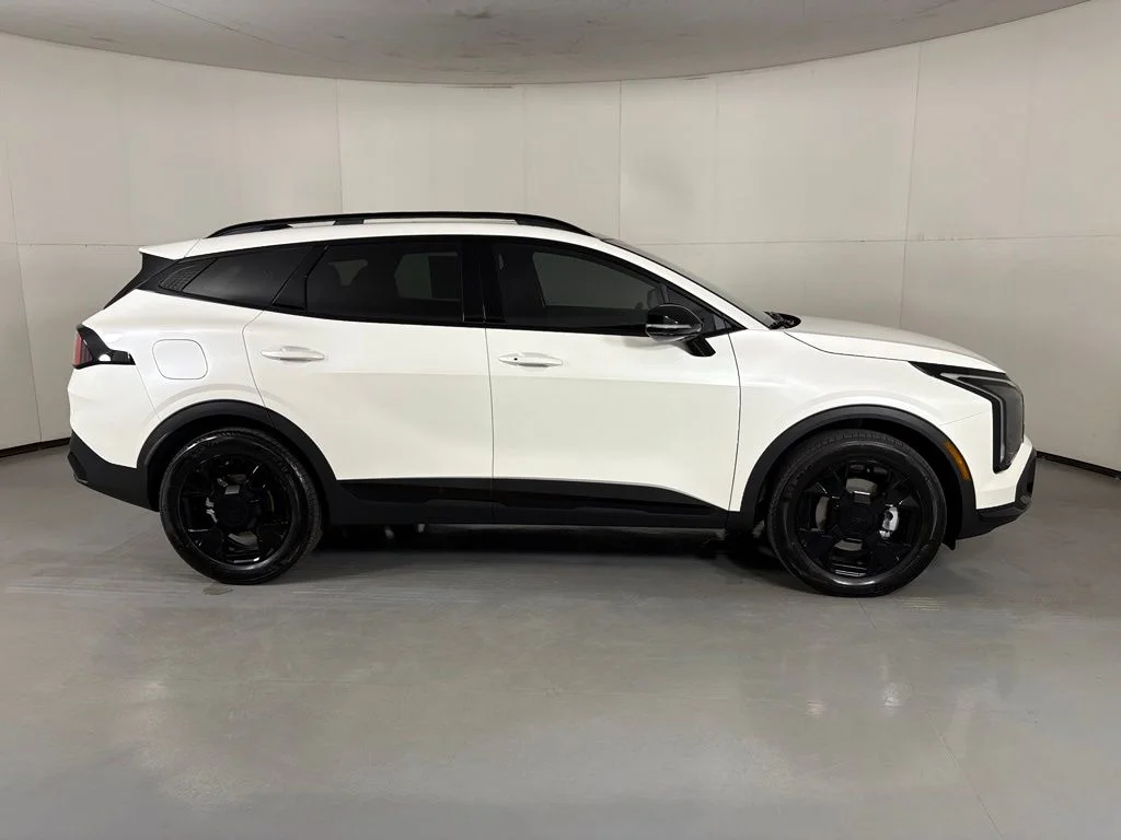 New 2027 White Kia X-Line image 9