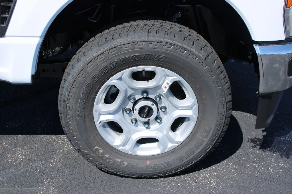 New 2026 Oxford White Ford F-350® XLT image 18