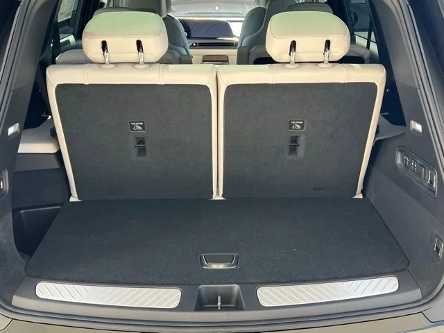 2026 Cadillac VISTIQ Sport - Photo 18