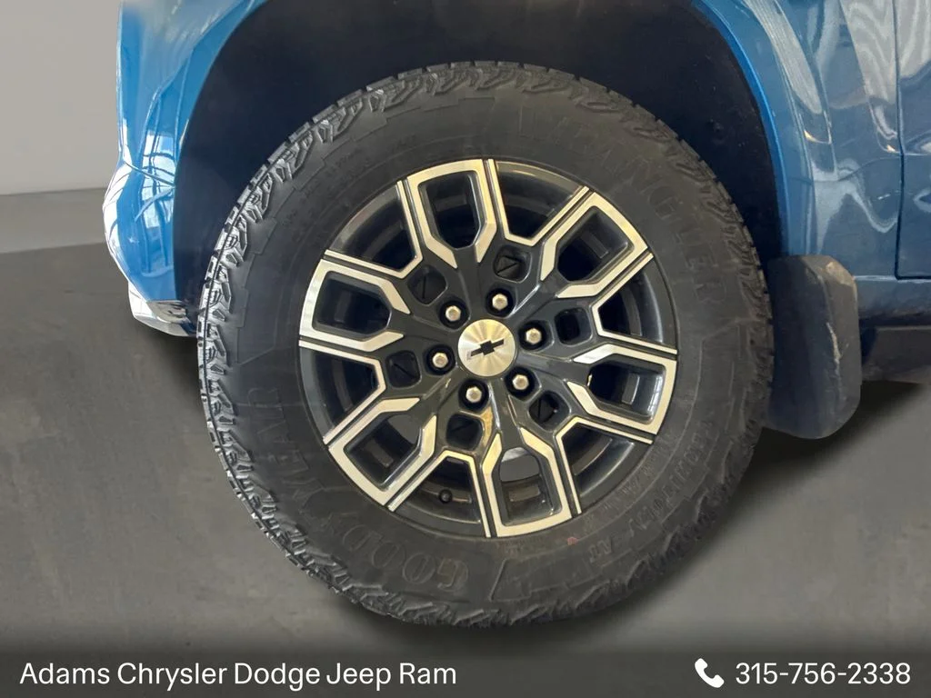 Used 2024 Blue Chevrolet Z71 image 20