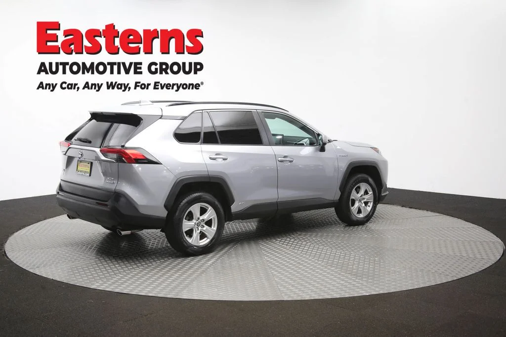 Used 2021 Silver Toyota XLE image 43