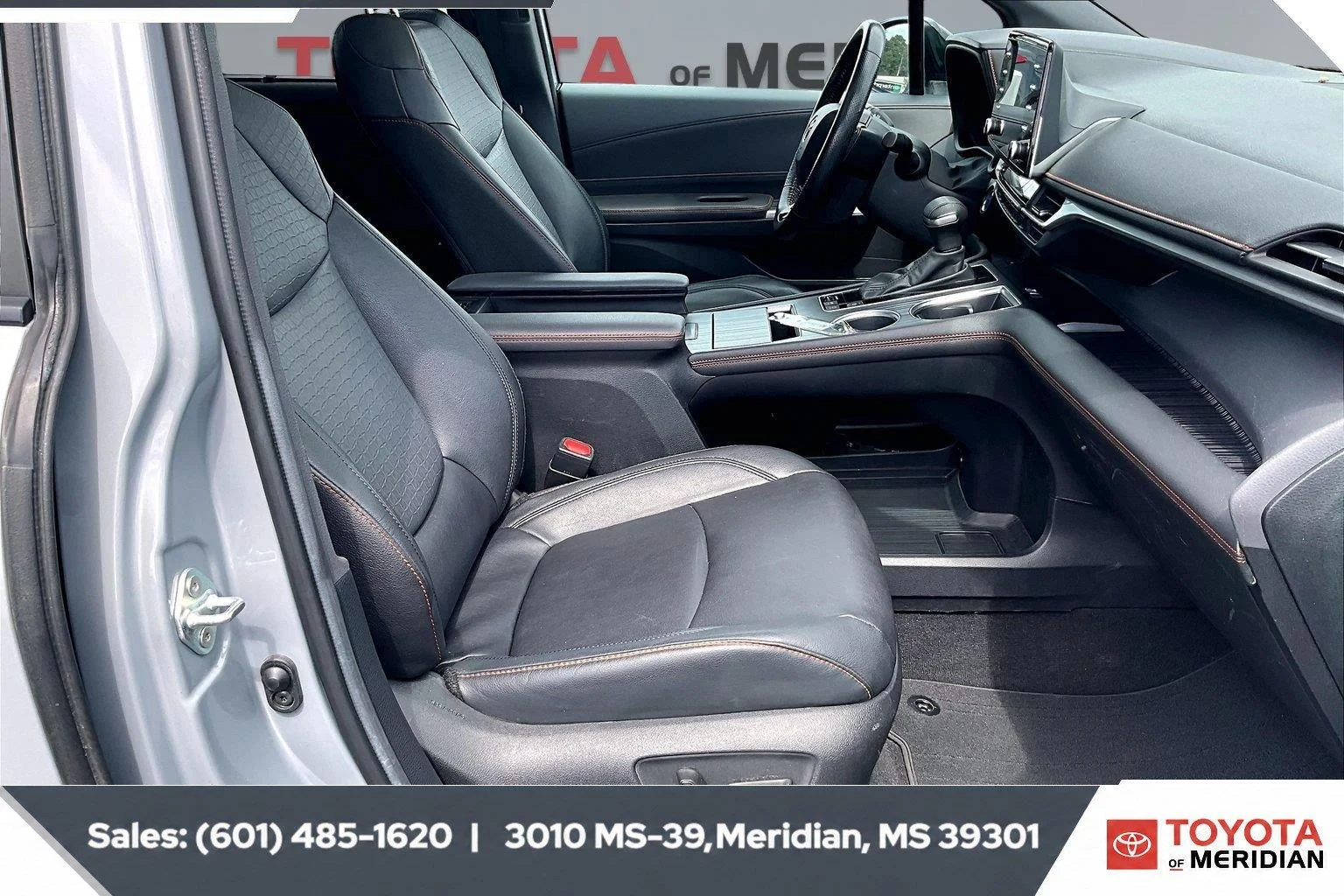 Used 2023 Cement Toyota XSE 7-Passenger image 6