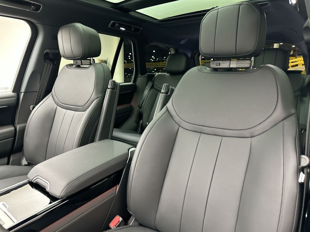 New 2026 Fuji White Land Rover SE image 10