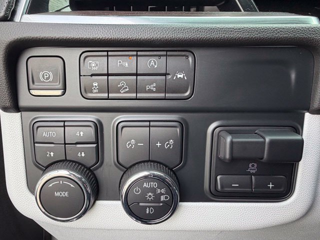 Used 2025 Beige Chevrolet Premier image 26