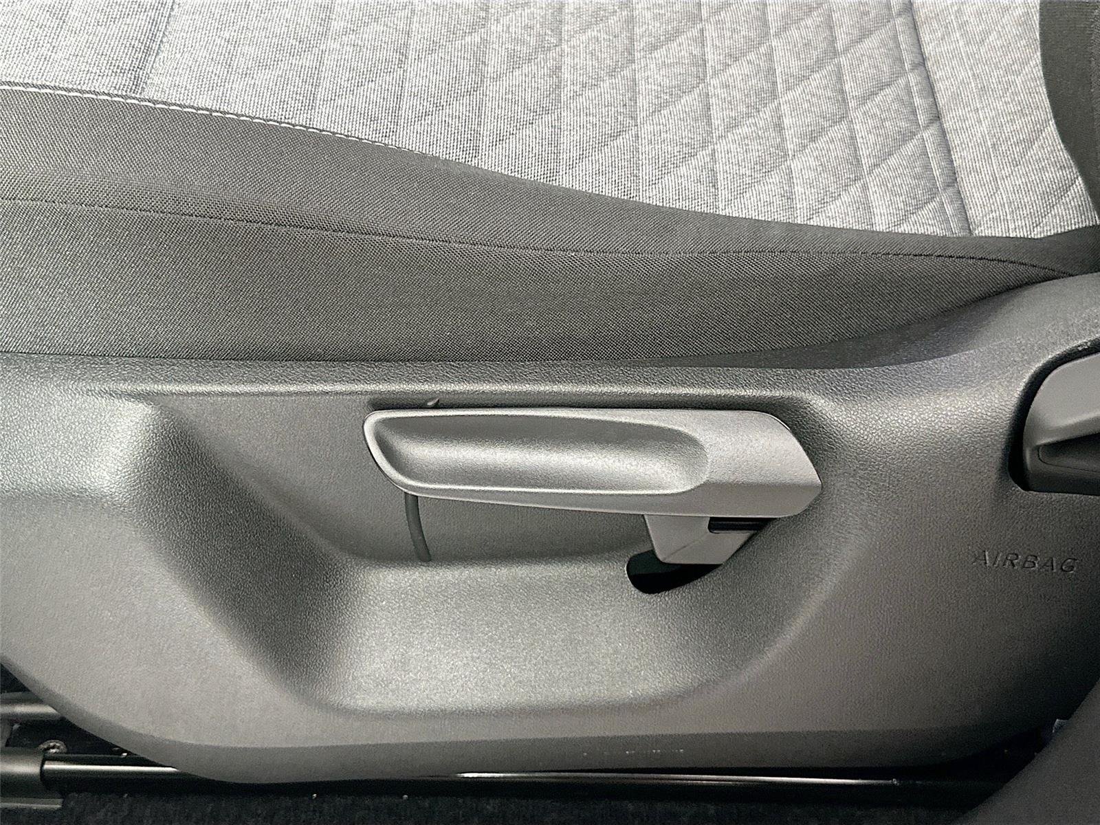 New 2026 Platinum Gray Metallic Volkswagen S image 18