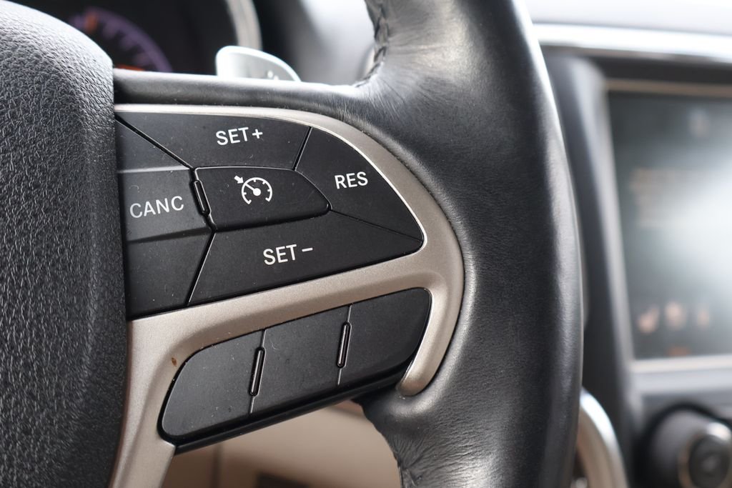Used 2017 White Jeep Limited image 22