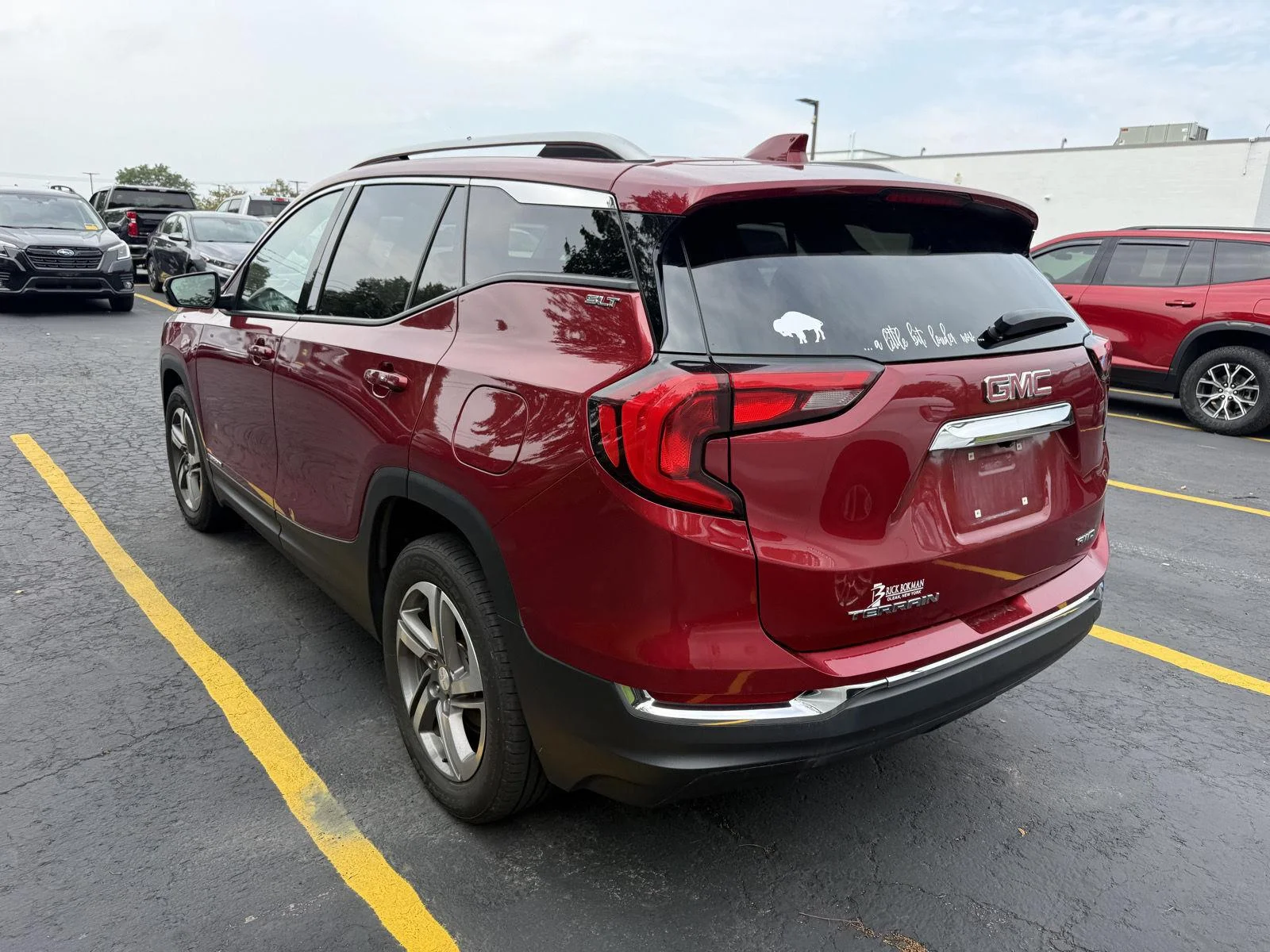 Used 2020 Red Quartz Tintcoat GMC SLT image 2