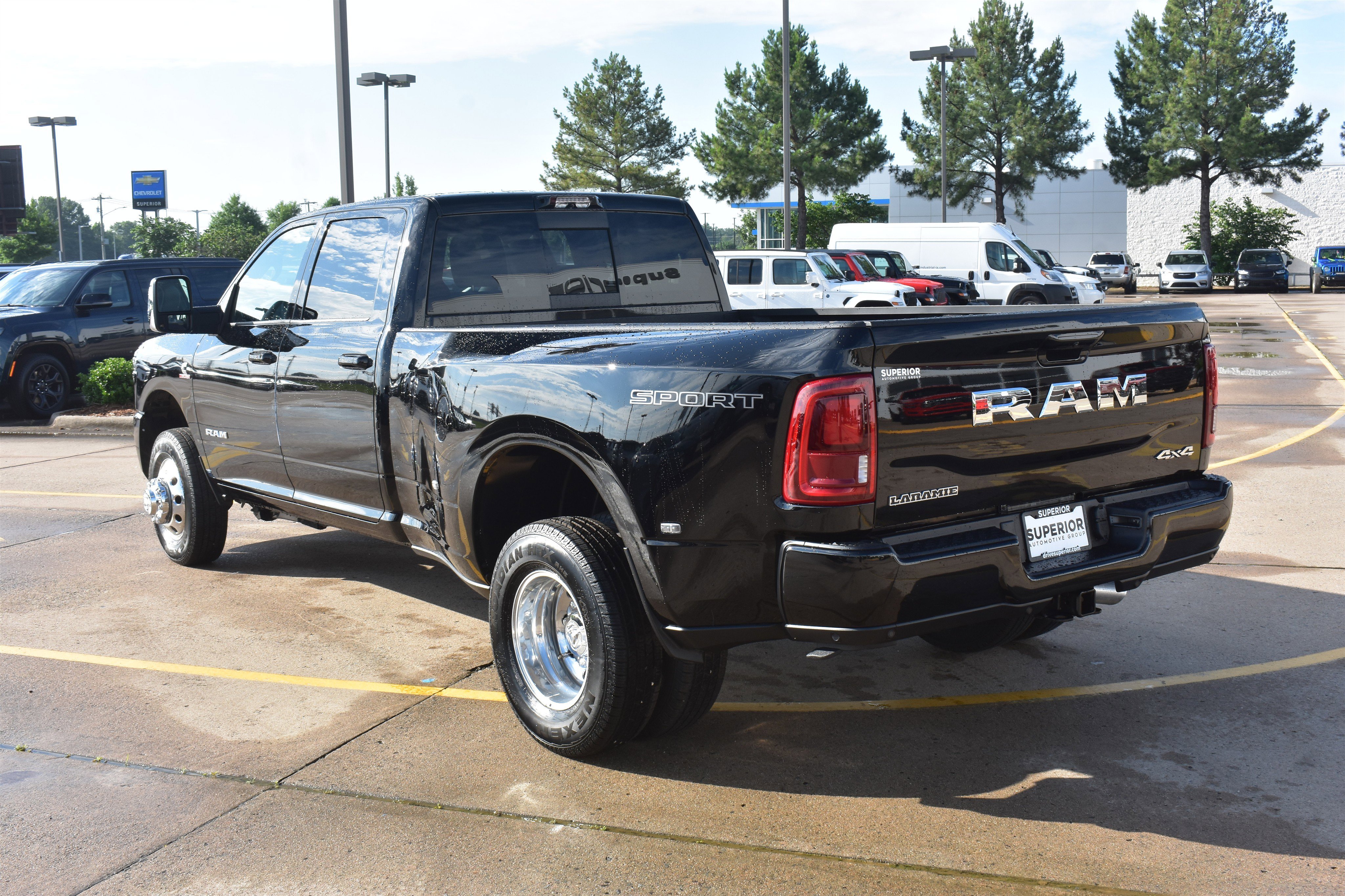 New 2026 Diamond Black Crystal Pearl-Coat Exterior Paint RAM Laramie image 9