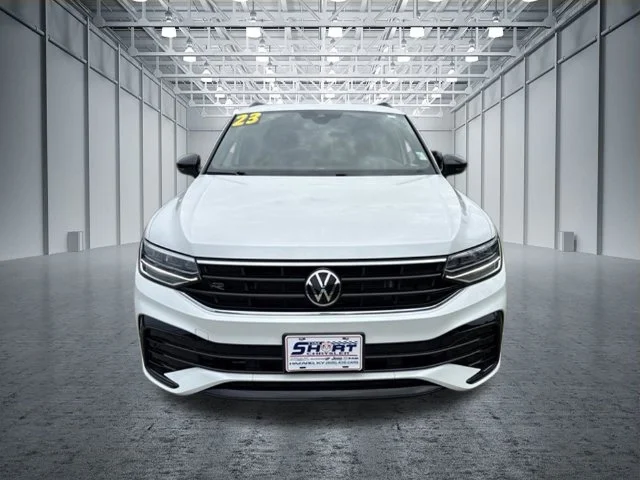Used 2023  Volkswagen 2.0T SE R-Line Black image 8