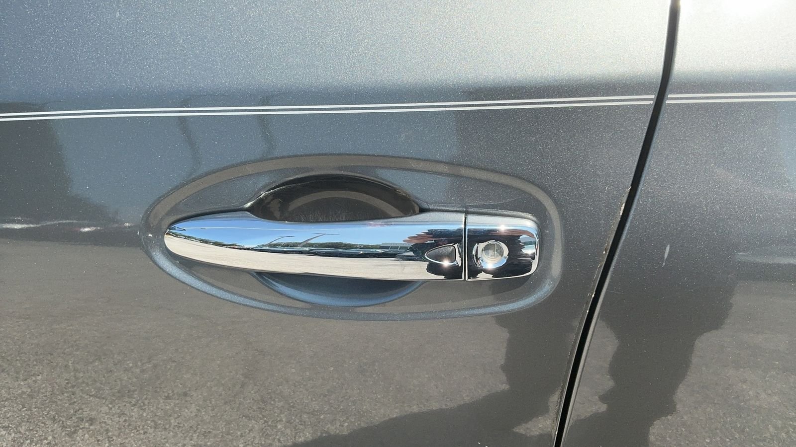Used 2017 Gray Nissan SL image 24