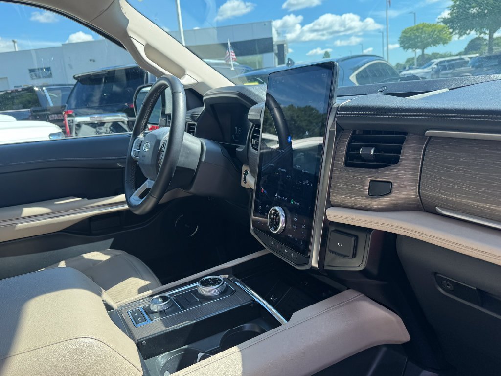 Used 2024 White Ford Limited image 30