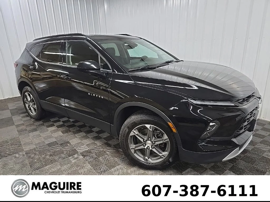 Used 2023 Black Chevrolet LT image 7