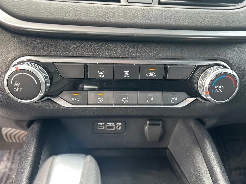 Used 2022 Black Nissan 2.5 SV image 18