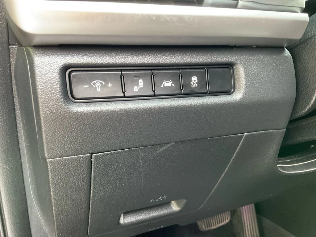 Used 2021 Black Kia S image 33
