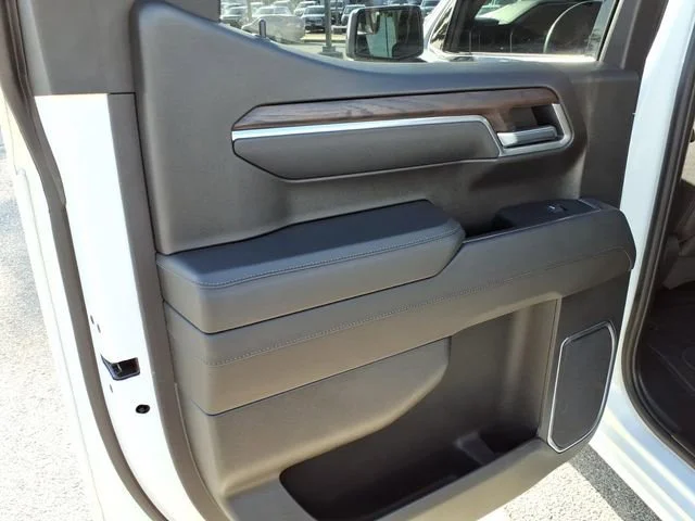 Used 2025 Summit White GMC SLT image 10