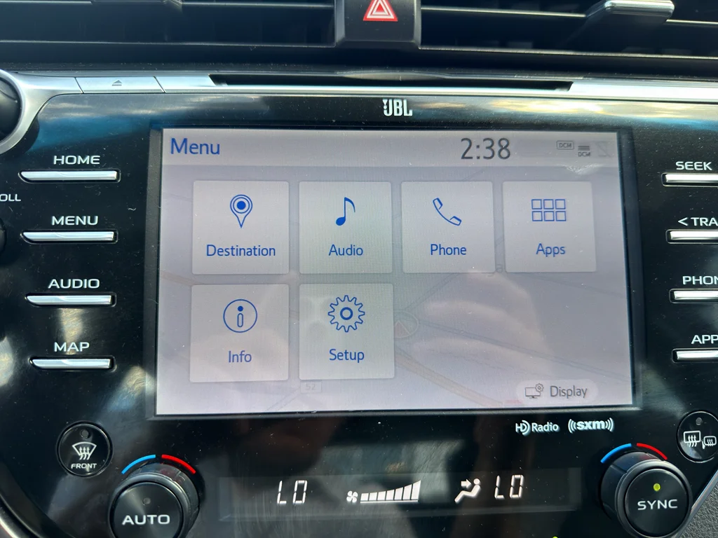 Used 2018 Super White Toyota XSE V6 image 30