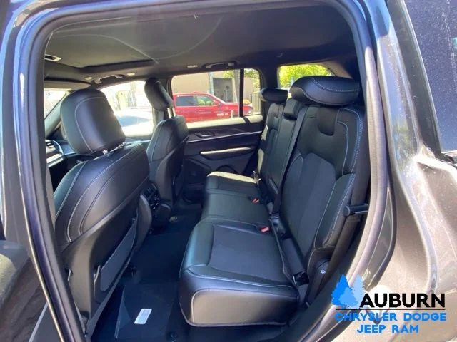 New 2026 Baltic Gray Metallic Clear-Coat Exterior Paint Jeep Laredo image 21