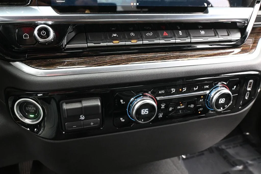 Used 2025 Sterling Metallic GMC Elevation image 20