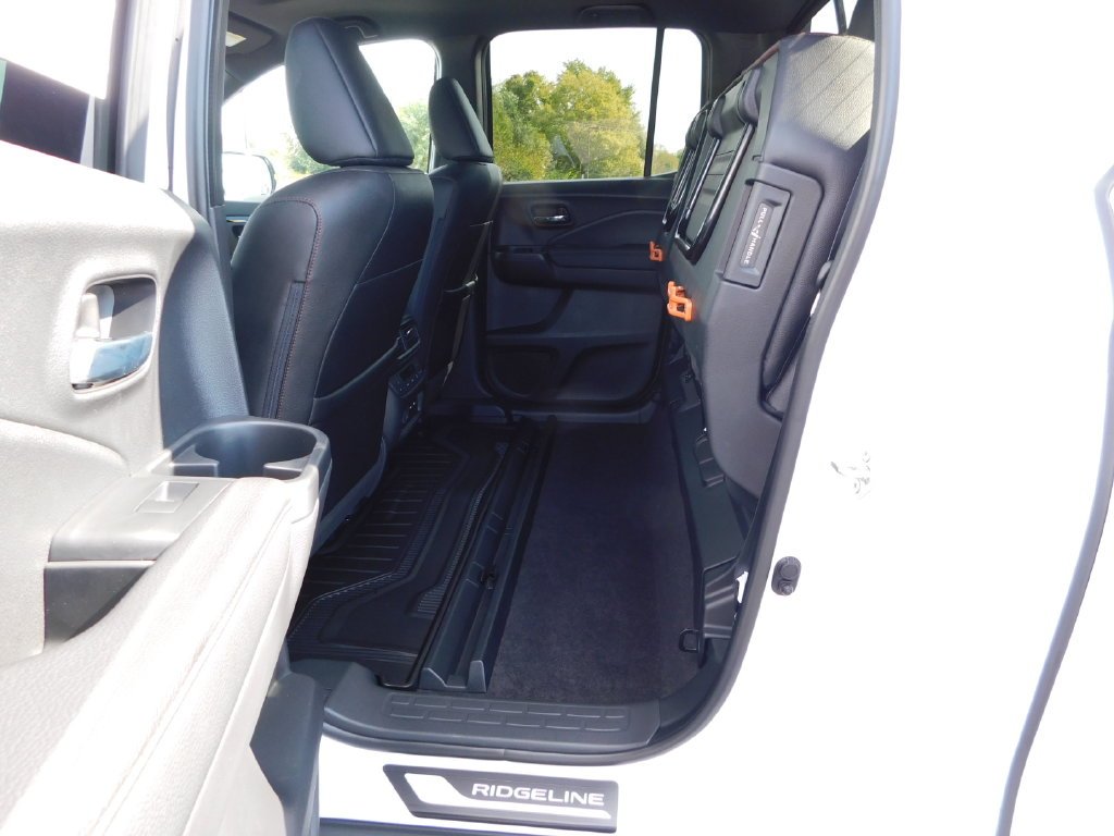 New 2026 Platinum White Pearl Honda Black Edition image 27