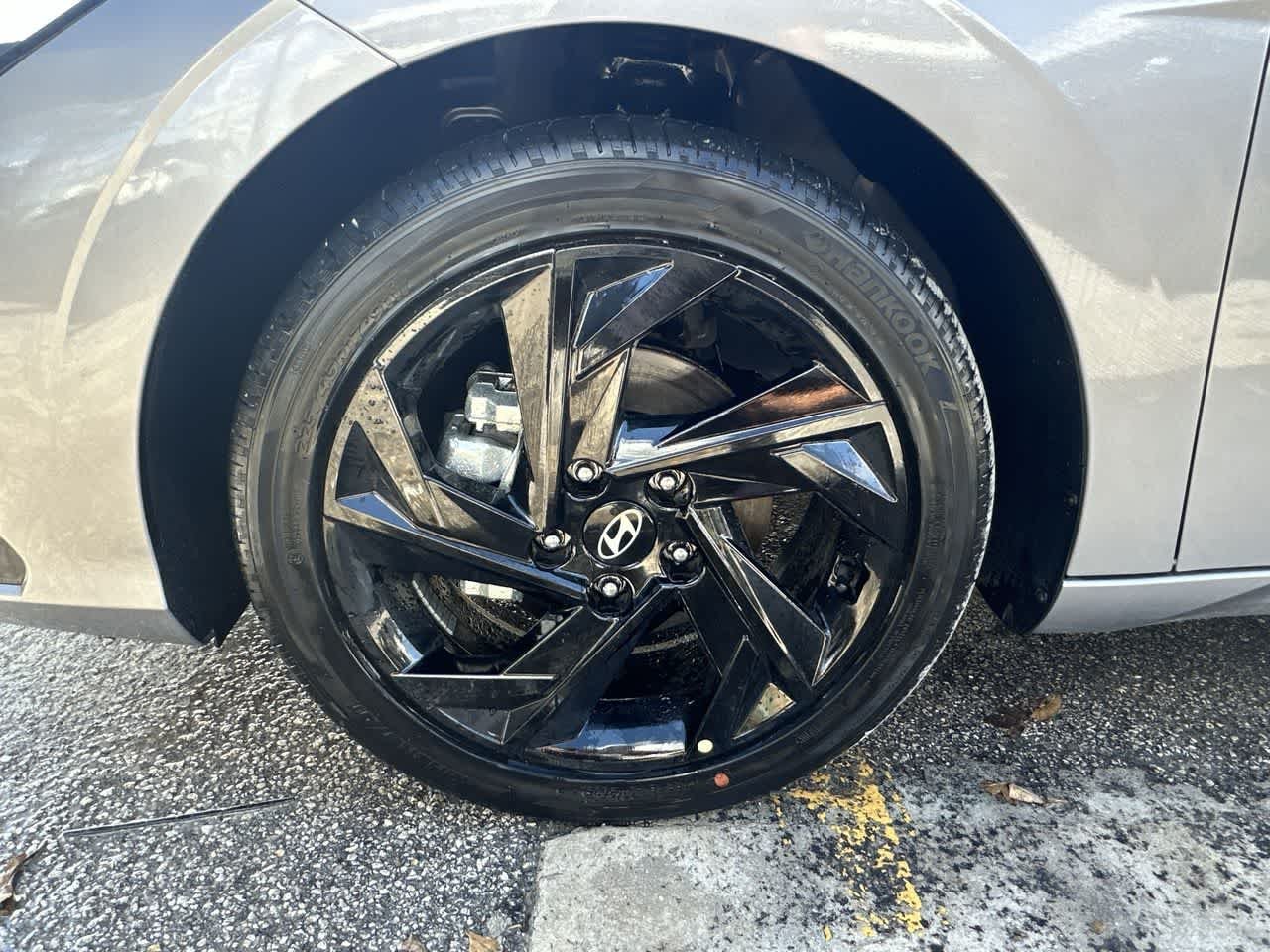 New 2026 Fluid Metal Hyundai SEL Sport Premium image 11