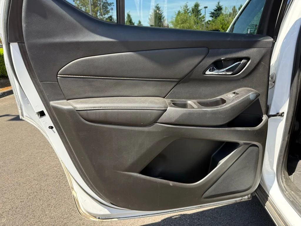 Used 2020 Summit White Chevrolet LS image 18