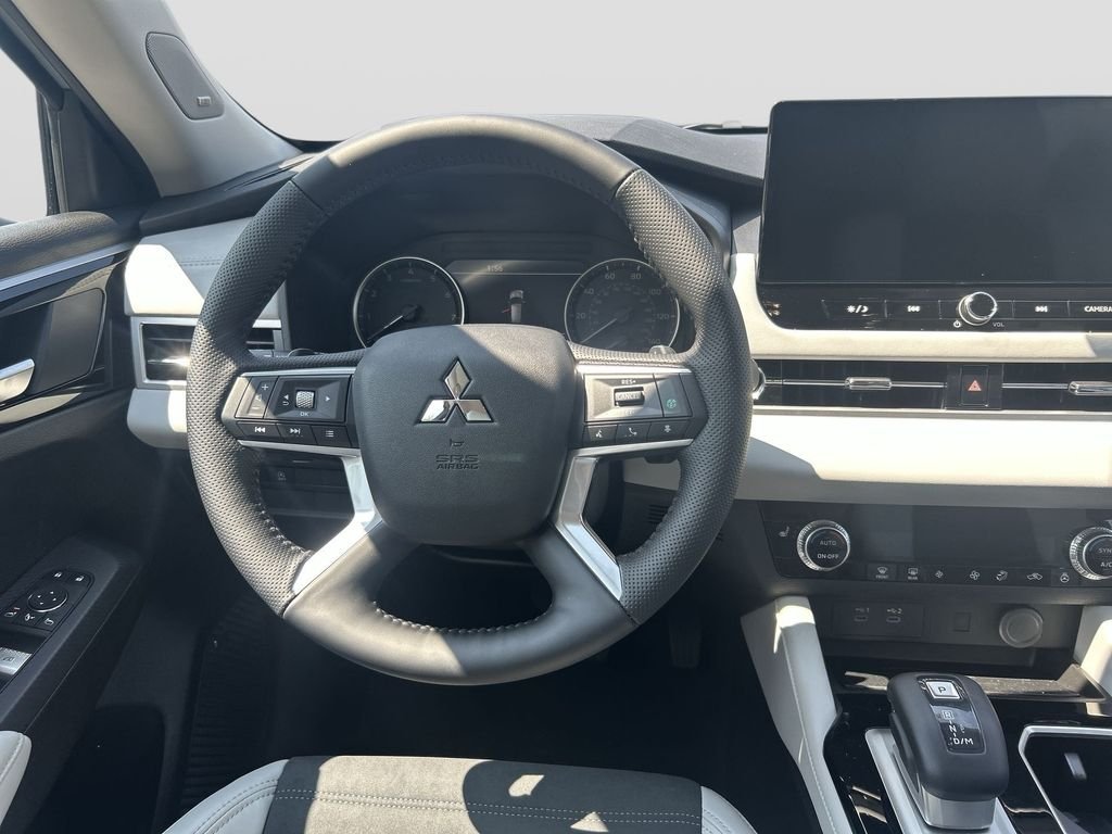 New 2026 MOONSTONE GRY M Mitsubishi SE image 21