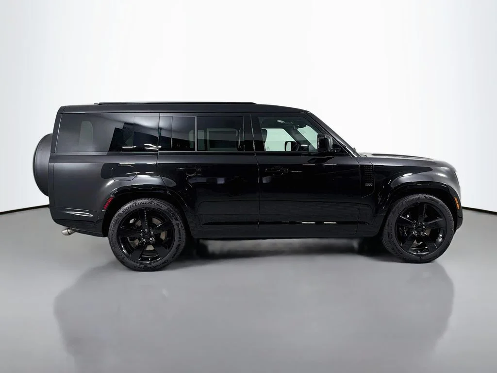 New 2026 Santorini Black Land Rover V8 image 4