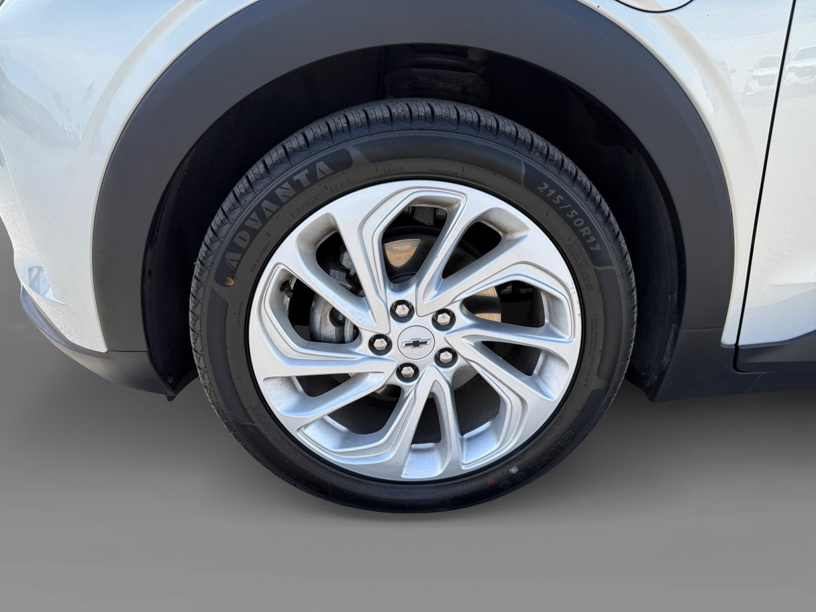 Used 2023 Silver Chevrolet LT image 9