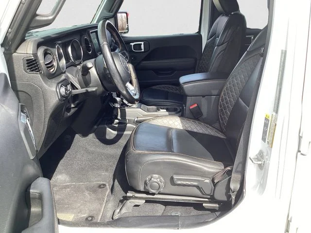 Certified Used 2023 Bright White Clearcoat Jeep Altitude image 9