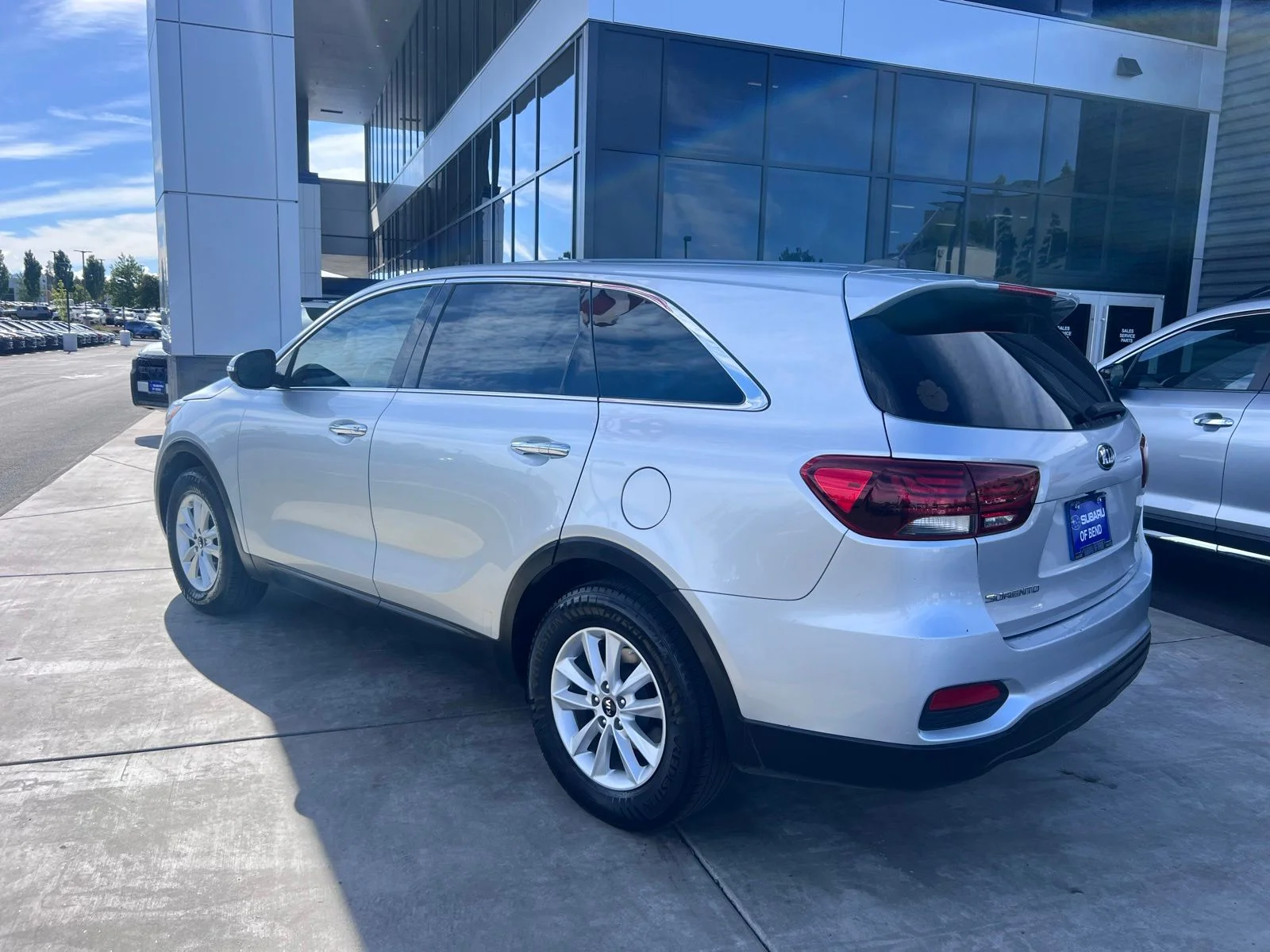 Used 2019 Sparkling Silver Kia L image 10