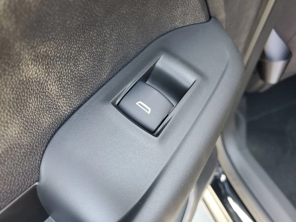 New 2026 Mosaic Black Metallic Chevrolet LT image 18