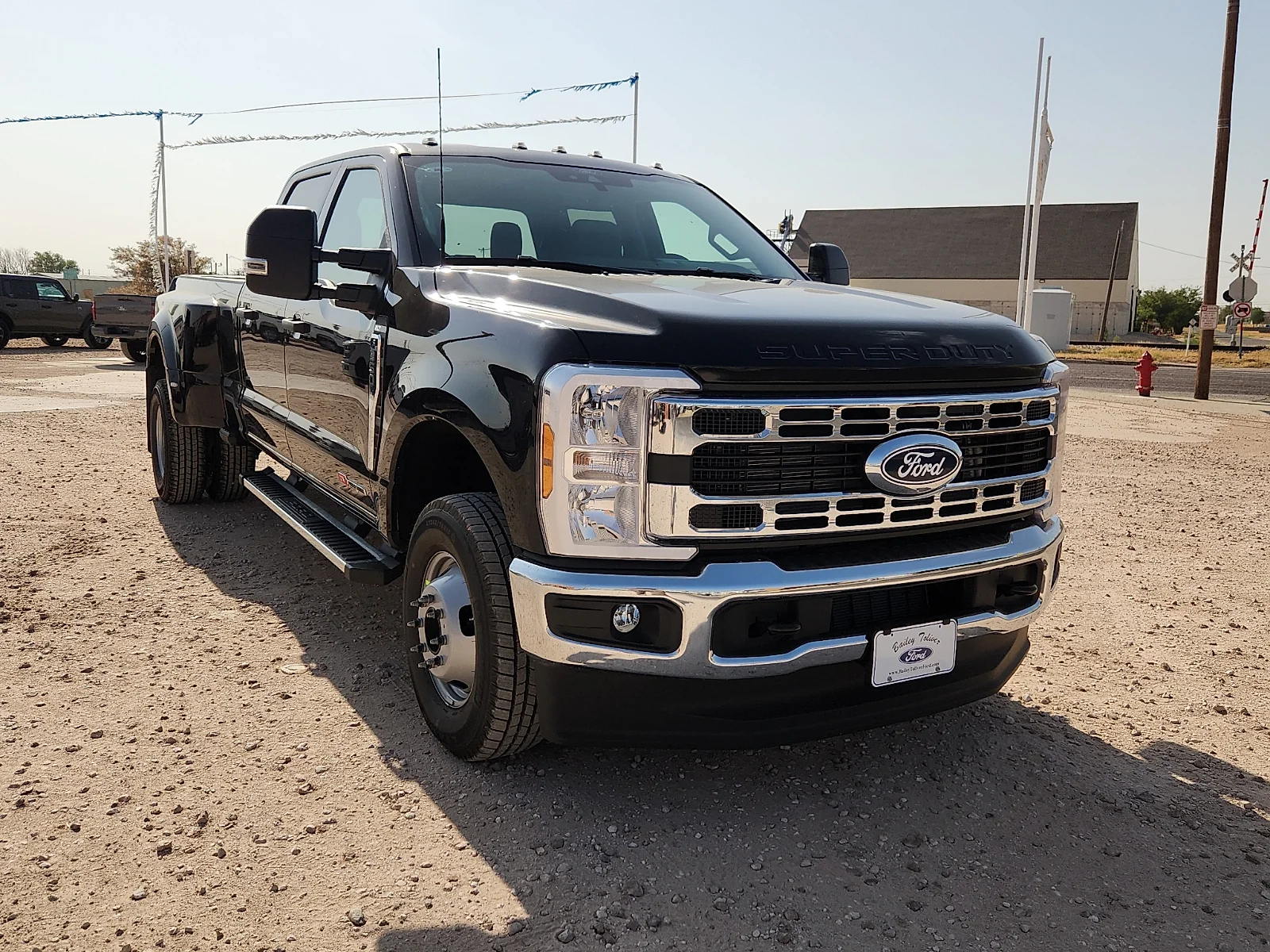 New 2027 Agate Black Metallic Ford XLT image 1