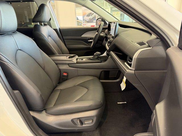 Certified Used 2026 WIND CHILL PEARL Toyota  image 56