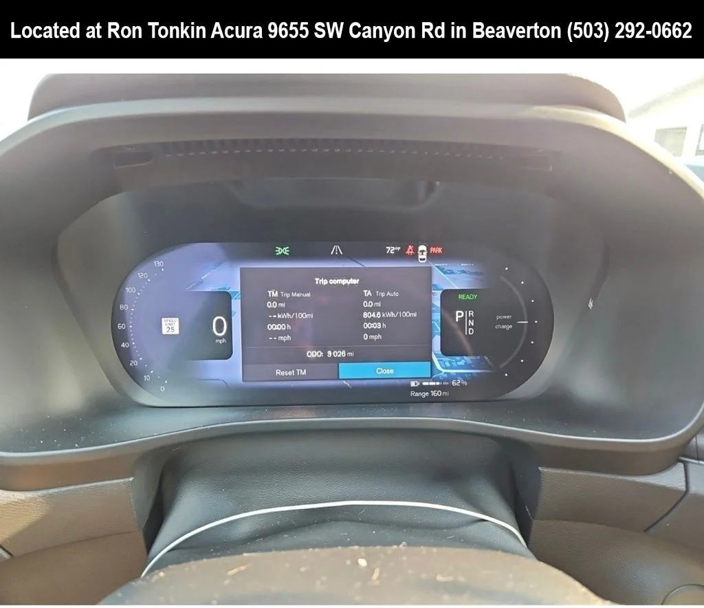 Used 2024 Fjord Blue Metallic Volvo Twin Plus image 8