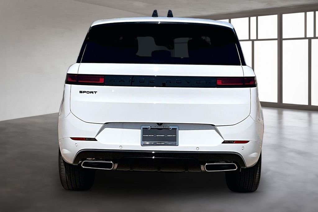 New 2026 Fuji White Land Rover Dynamic SE image 4