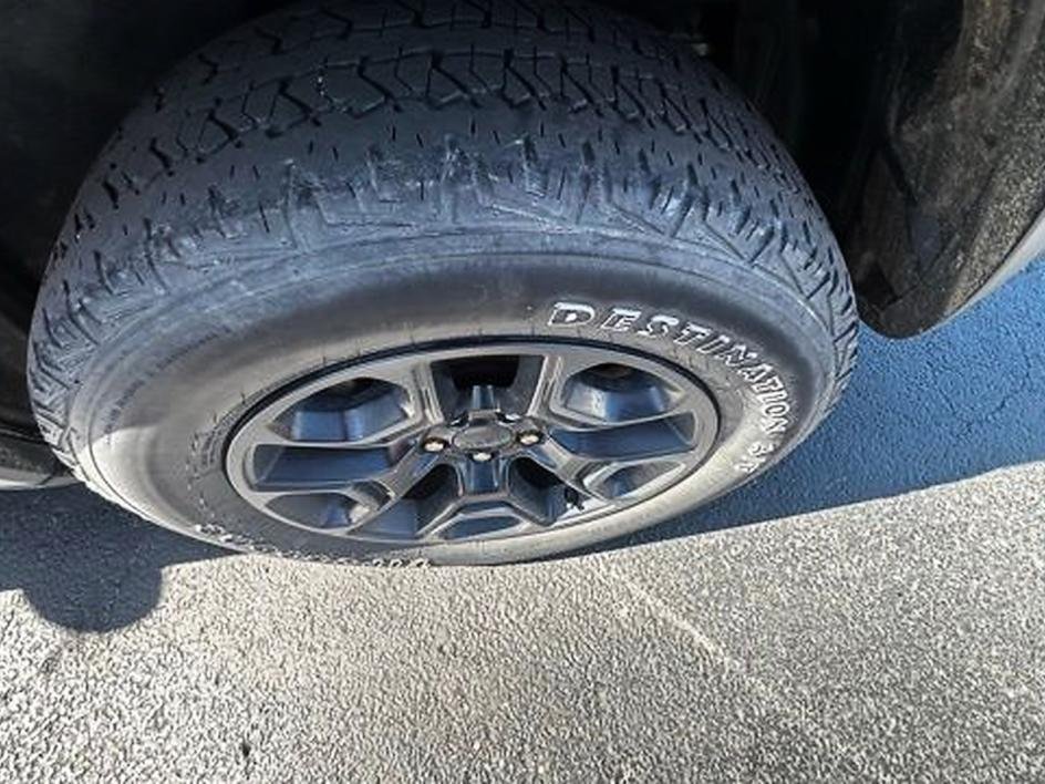 Used 2020 Gray Jeep Trailhawk image 8