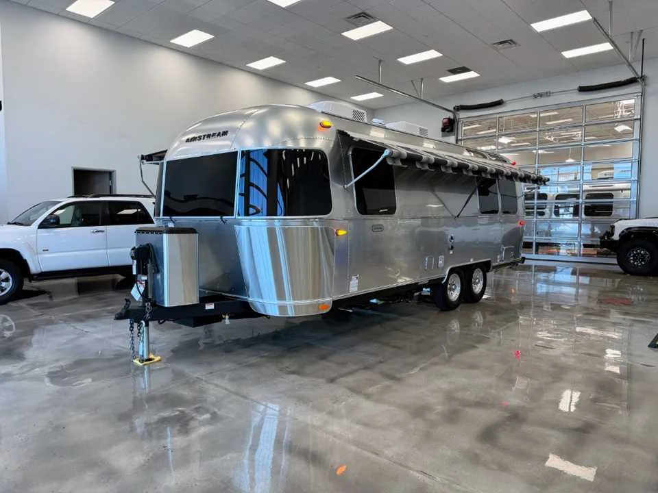 New 2027 SILVER AIRSTREAM  image 16