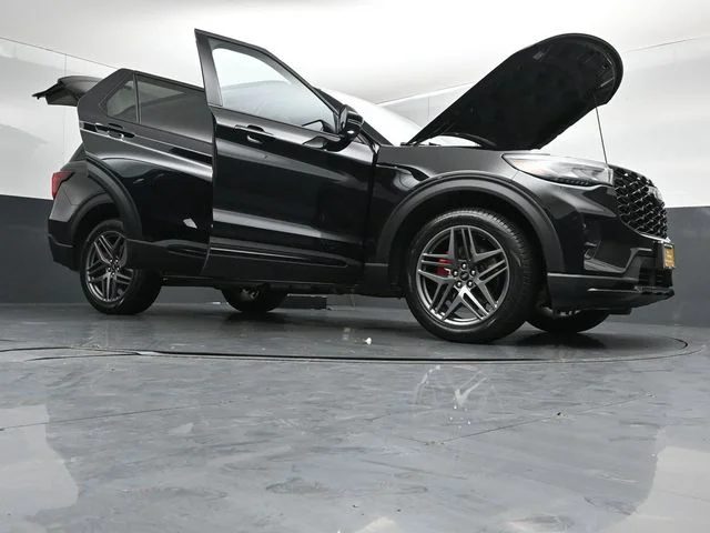 Certified Used 2025 Agate Black Metallic Ford ST-Line image 55