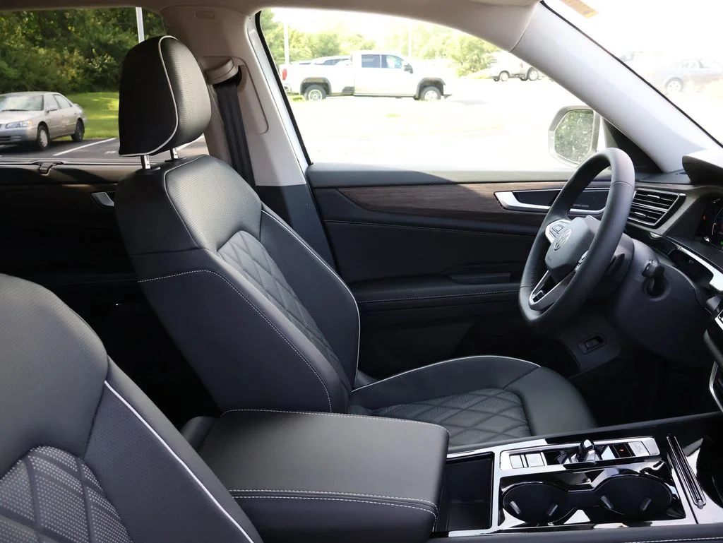 New 2026 White Volkswagen 2.0T SEL Premium R-Line image 12