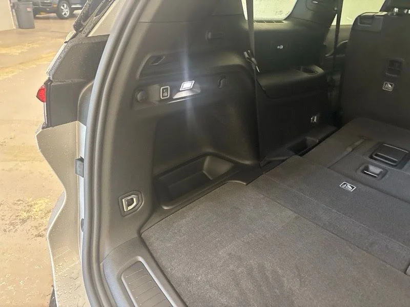 New 2026 Silver Zynith Exterior Paint Jeep Laredo X image 11