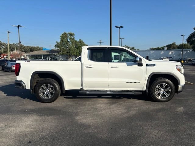 Used 2019 Summit White GMC SLE image 4