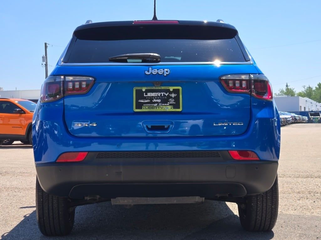 New 2026 Hydro Blue Pearl-Coat Exterior Paint Jeep Limited image 12