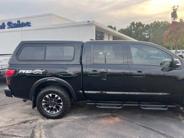 Used 2022 Black Nissan PRO-4X image 3